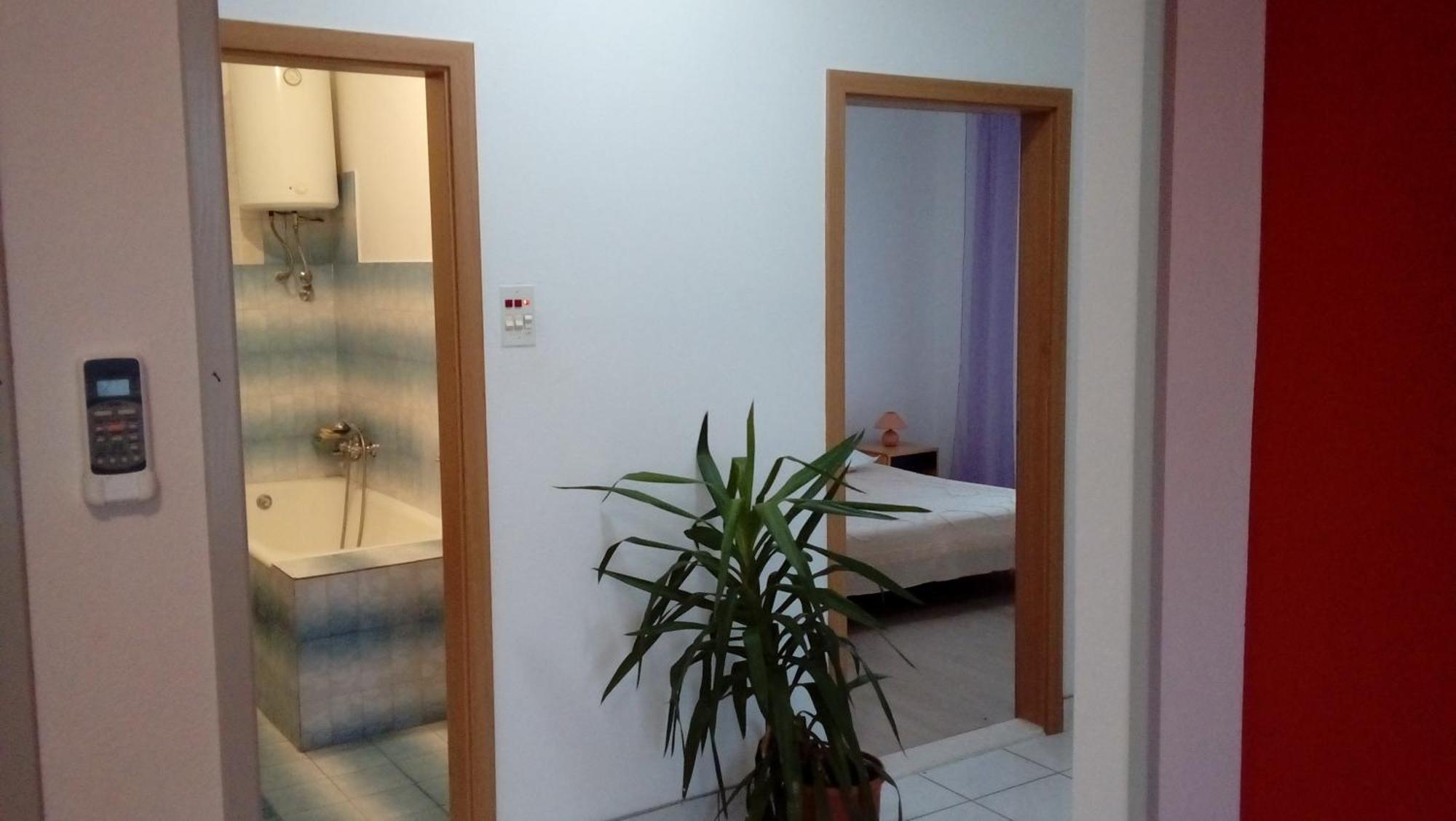 Spacious Family Apartment With Parking In The Shade And Barbecue House Šibenik Eksteriør billede