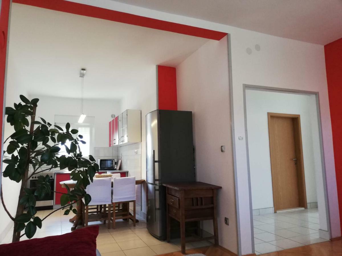 Spacious Family Apartment With Parking In The Shade And Barbecue House Šibenik Eksteriør billede