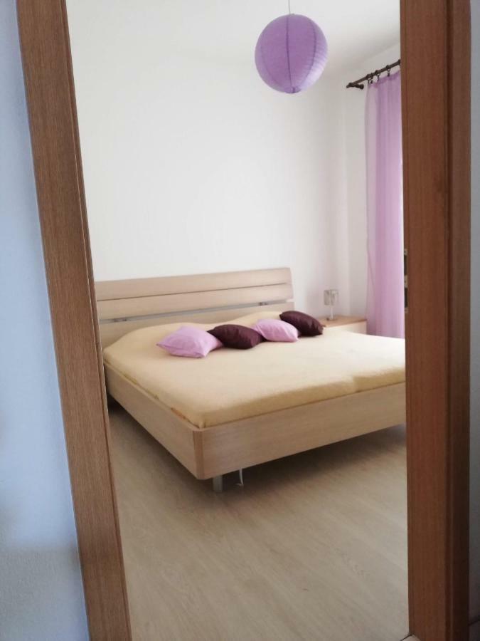 Spacious Family Apartment With Parking In The Shade And Barbecue House Šibenik Eksteriør billede