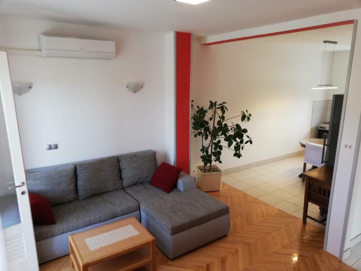 Spacious Family Apartment With Parking In The Shade And Barbecue House Šibenik Eksteriør billede