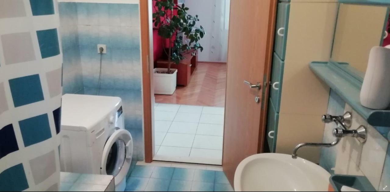 Spacious Family Apartment With Parking In The Shade And Barbecue House Šibenik Eksteriør billede