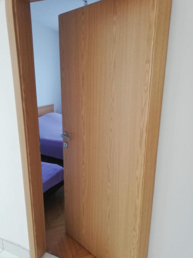 Spacious Family Apartment With Parking In The Shade And Barbecue House Šibenik Eksteriør billede