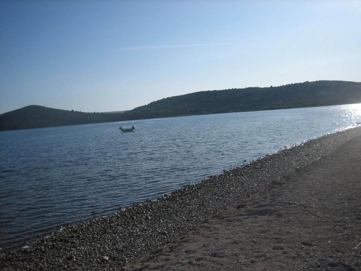 Spacious Family Apartment With Parking In The Shade And Barbecue House Šibenik Eksteriør billede
