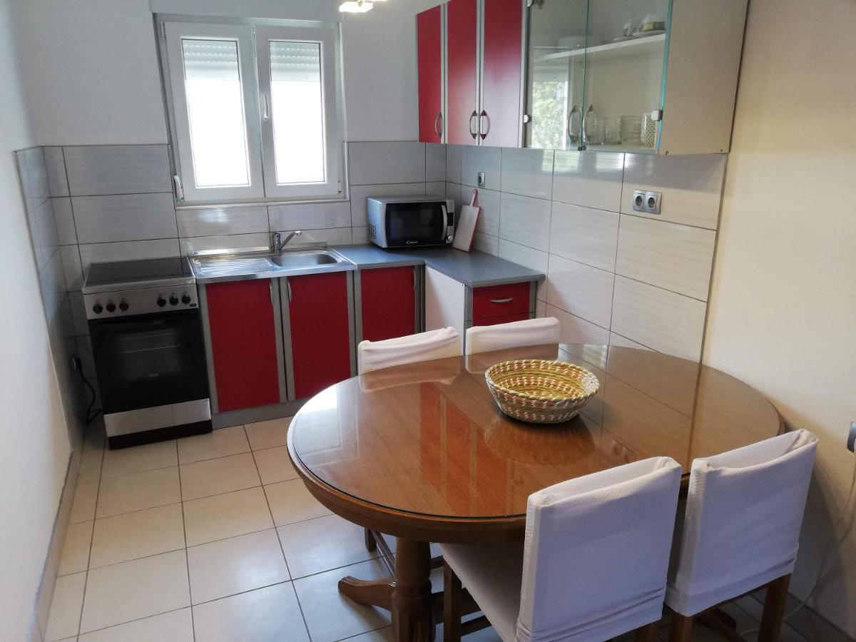 Spacious Family Apartment With Parking In The Shade And Barbecue House Šibenik Eksteriør billede